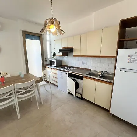 Sea Front And Sea View Apartament