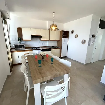 Apartament Sea Front And Sea View