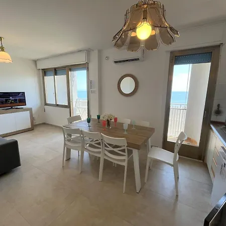 아파트 Sea Front And Sea View